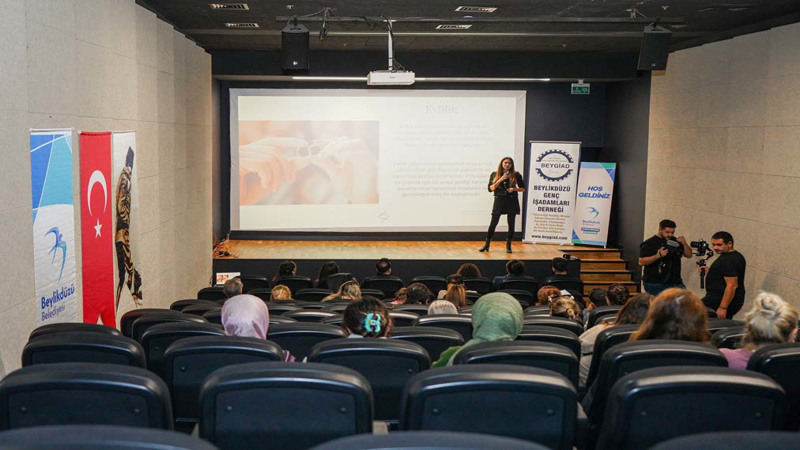 Beylikdüzü’nde “Evlilik Okulu” Başladı 