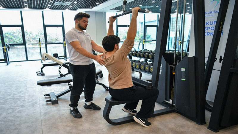 Beylikdüzü Belediyesi Yetişkin Spor Kurslarıyla Sağlıklı Yaşamı Destekliyor