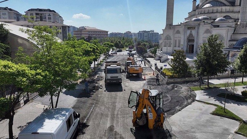 Beylikdüzü’nde Yol Bakım Ve Yenileme Çalışmaları Hız Kesmeden Sürüyor