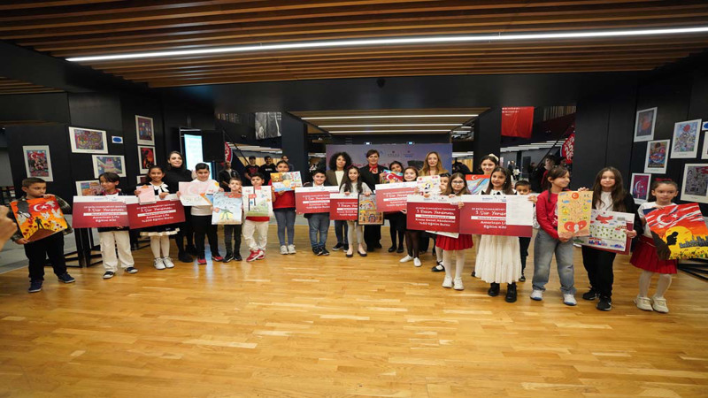 Çocuklar Cumhuriyet’i Resim ve Şiirlerle Anlattı