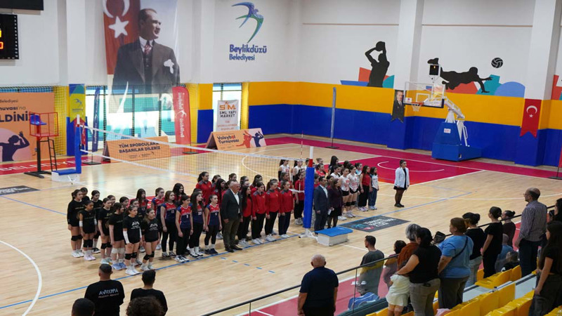 Beylikdüzü Belediyesi Voleybol Turnuvası Başladı