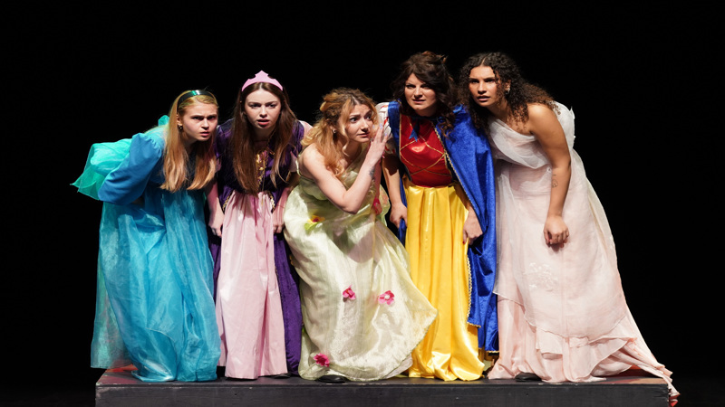 3. Tiyatro Festivali İzleyicilerden Tam Not Aldı   