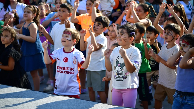 Beylikdüzü’nde Çocuklar Yazı Eğlenceyle Uğurladı
