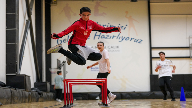 Gençlere Spor Akademileri Yolunda Ücretsiz Destek