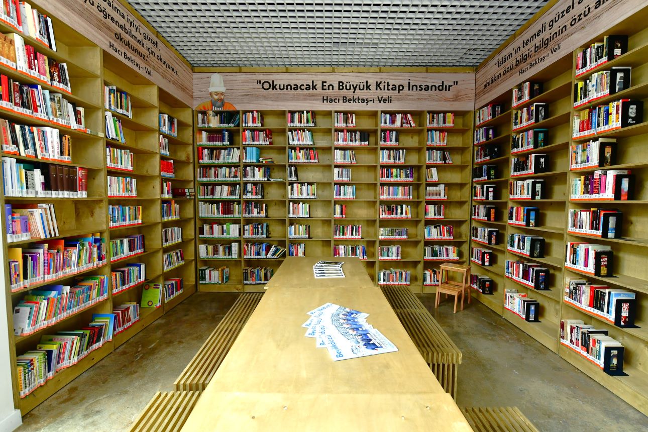 Fatma Ana Cemevi Kütüphanesi 2